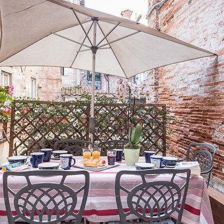 La Delizia Central Apartment لوكا المظهر الخارجي الصورة